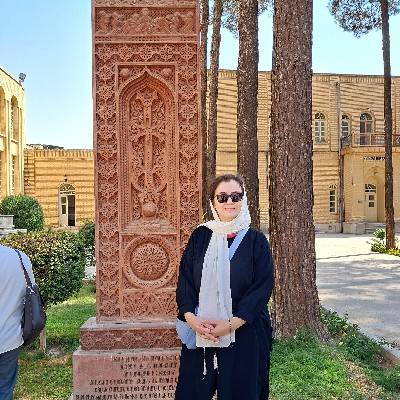 سروناز  نادردل