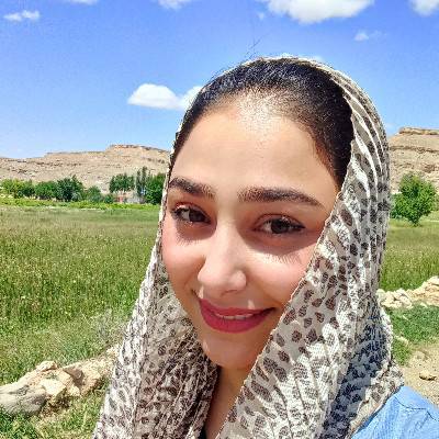 فاطمه پاسدار تشویق