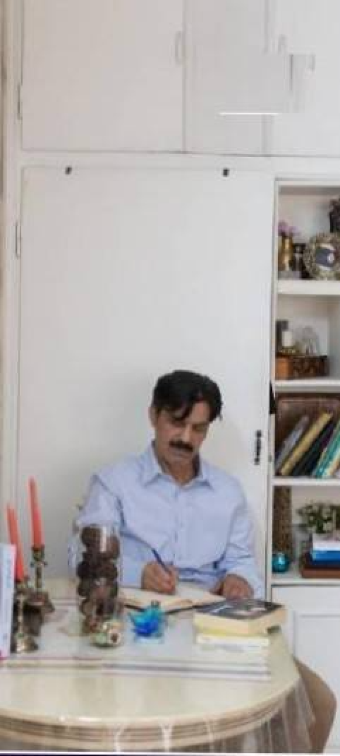 مجتبی انور